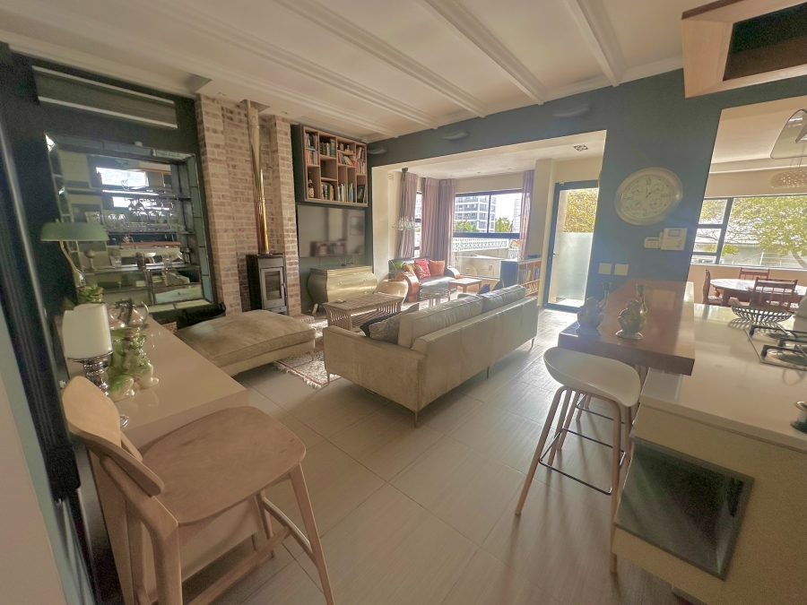To Let 2 Bedroom Property for Rent in Green Point Western Cape